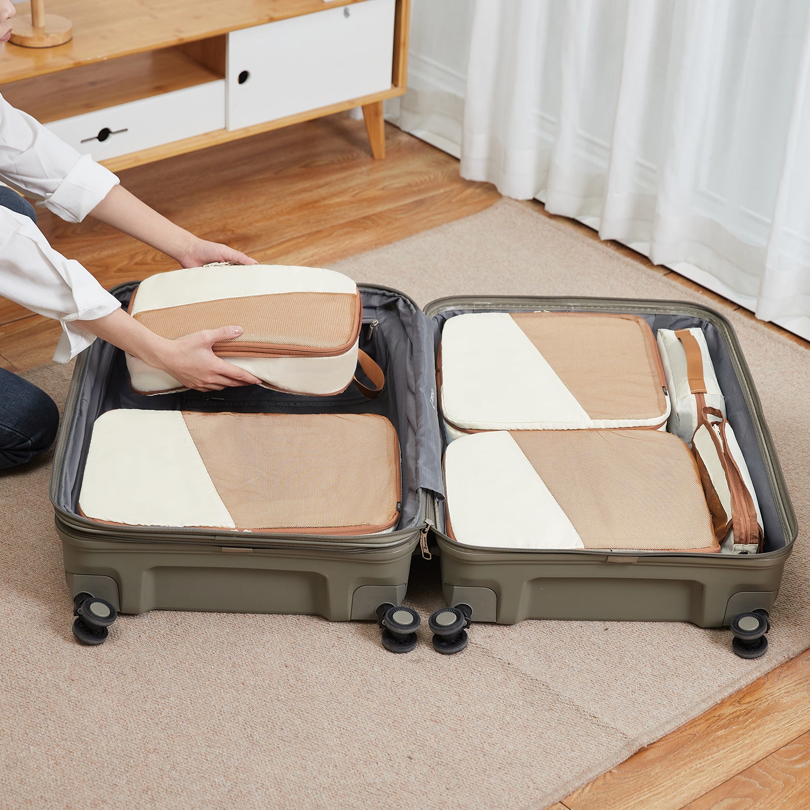 CLUCI Ultralight Packing Cubes 7 Set,Travel Essentials include 2 Compression Packing Cubes for Suitcase 2 Packing Organizers With 1 Shoe Bag,1makeup bag and 1 Medicine bag