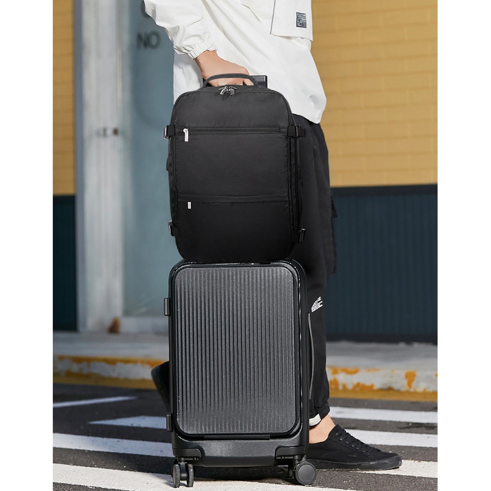 CLUCI Travel Backpack 15.6 Inch College Laptop Backpack with USB Charging Port,Carry on Backpack for Airplanes